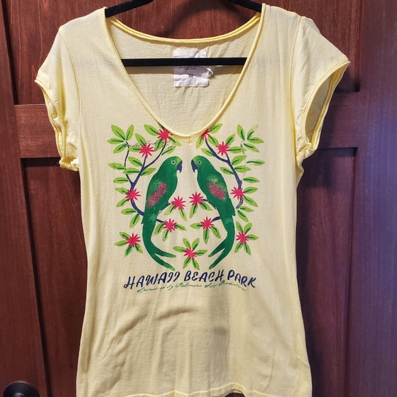 H&M Women's V-neck Graphic Tee Yellow Large - Picture 4 of 6